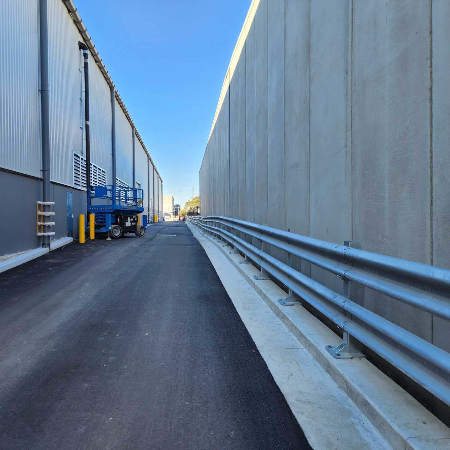 Industrial barriers and guarding 1-1